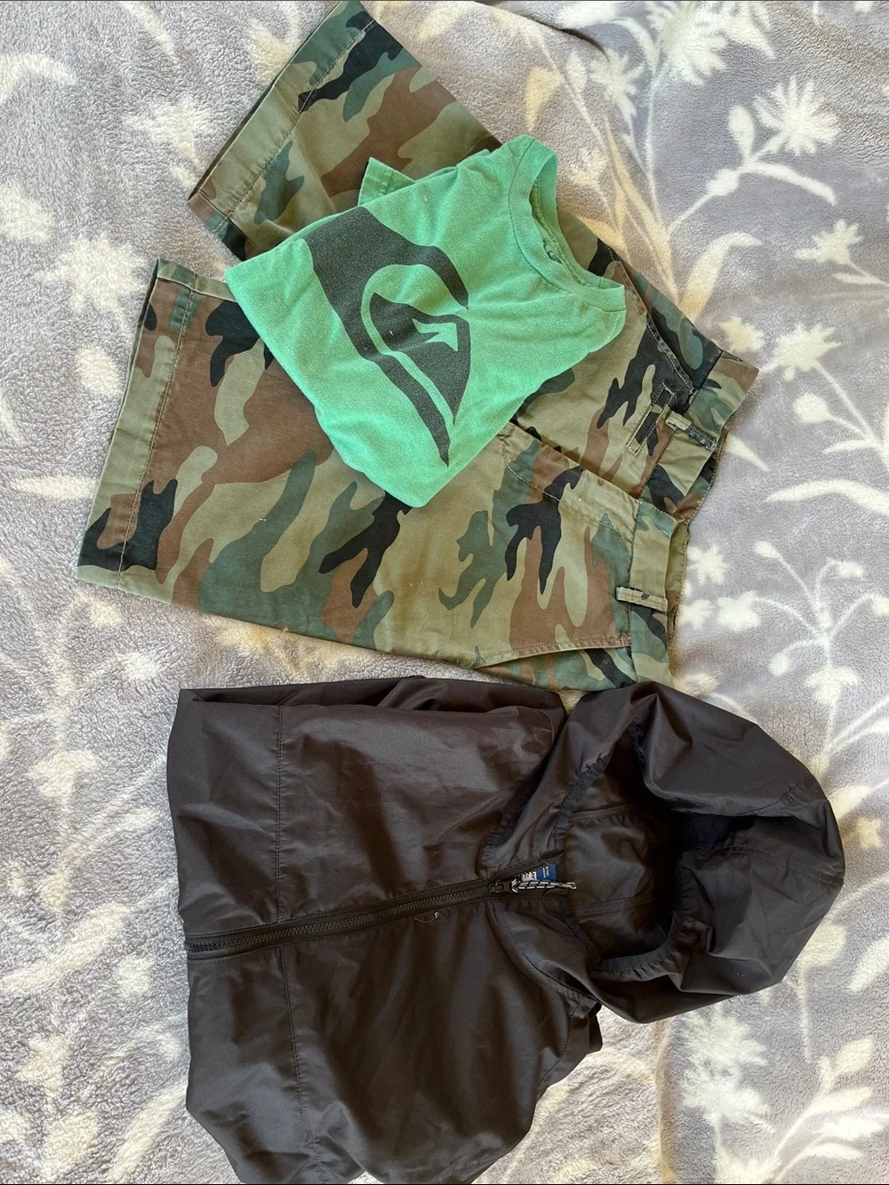 Boys 10-12  3 pc Bundle - Gap Shorts,  Quicksilver Tee & Old Navy Windbreakern